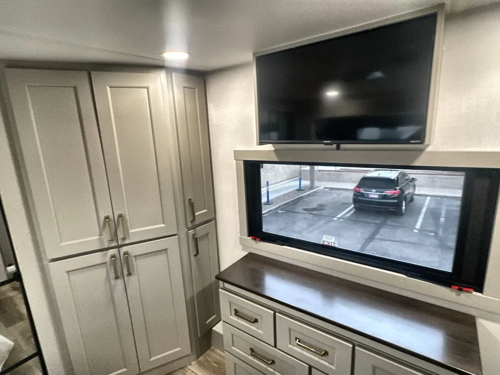 2026 Brinkley Model G 4100, Photos photo 21