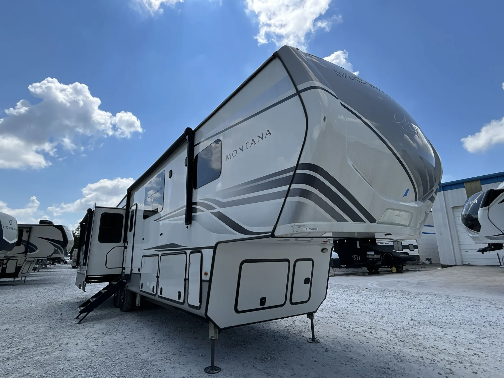 2023 Keystone Montana 3857BR - Photo 2