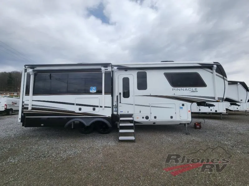 2026 Jayco Pinnacle 32RLTS - Photo 2