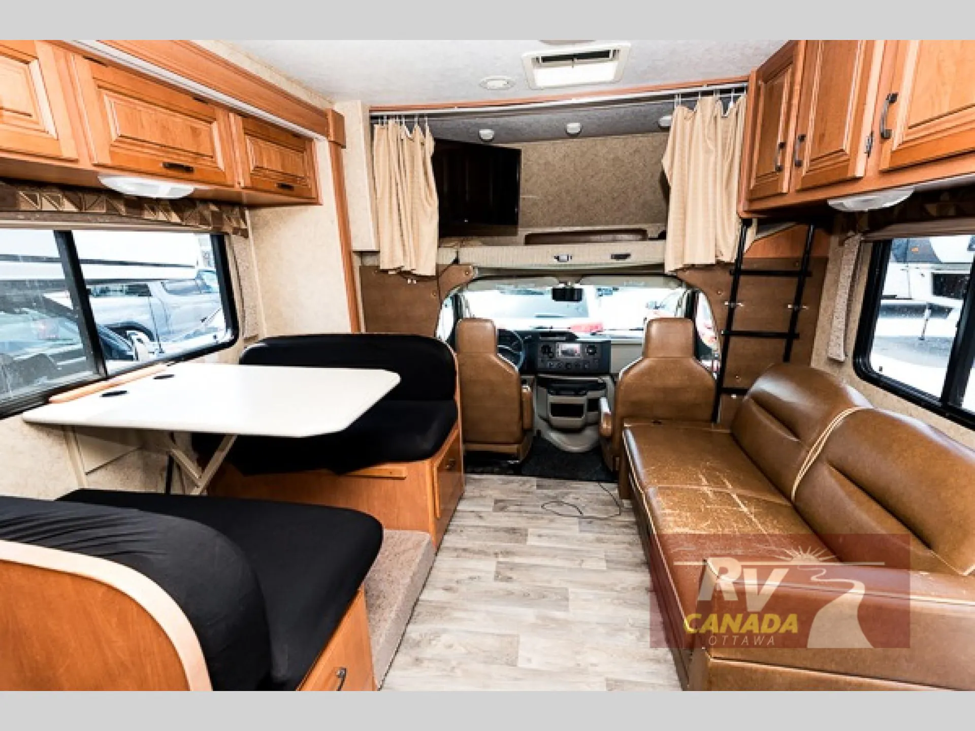 2014 Forest River Sunseeker 3170DS — Photo 5