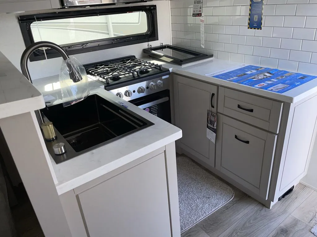2026 Jayco North Point 395DSDB - Photo 4