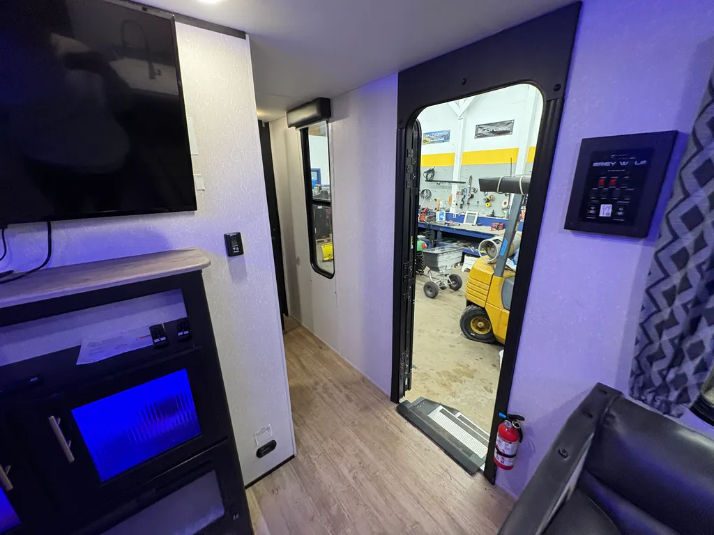 2021 Forest River Cherokee Grey Wolf 29BRB, Photos photo 25