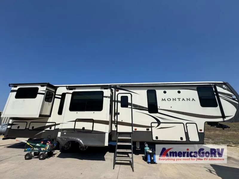 2017 Keystone Montana 3791RD - Photo 4