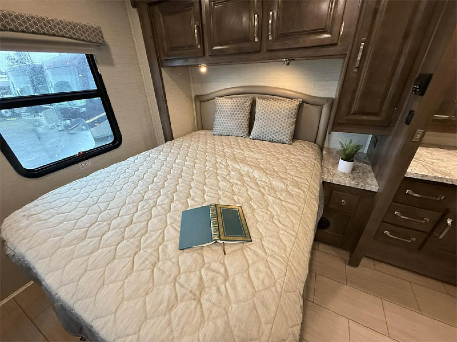 2019 Jayco Greyhawk 30X - Photo 4