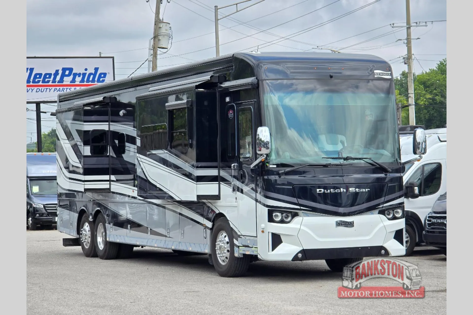 2026 Newmar Dutch Star 4340 - Photo 2