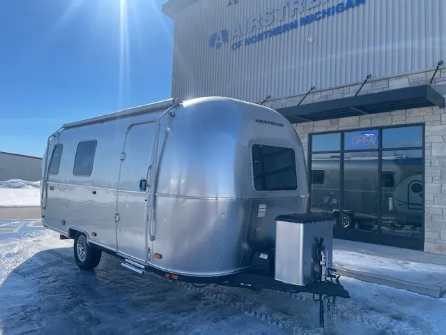 2026 Airstream World Traveler 22RB - Main photo