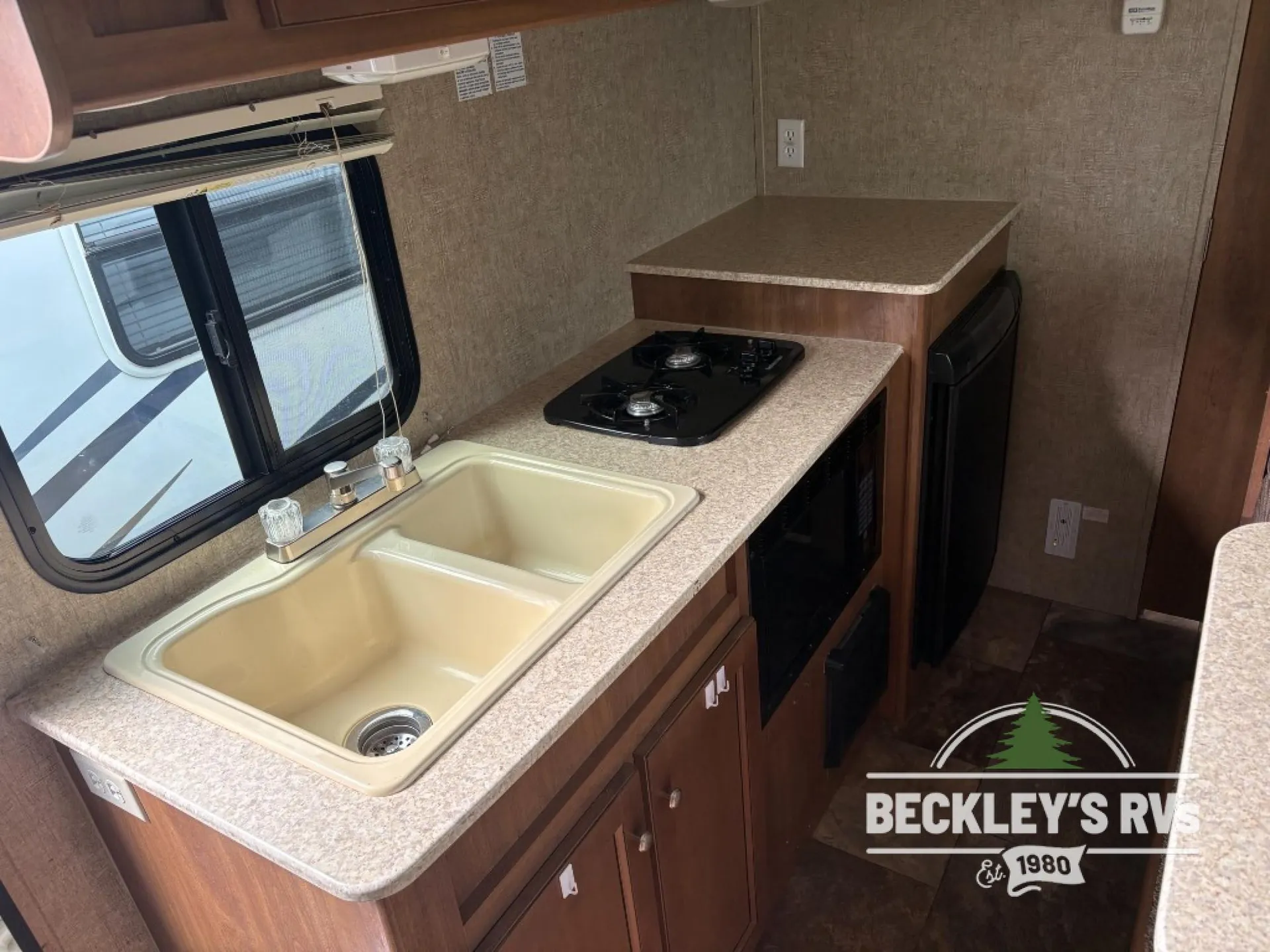 2016 Coachmen Apex Nano 191RBS - Photo 3