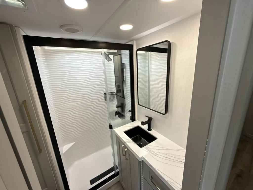 2026 Brinkley Model G 4000, Photos photo 27
