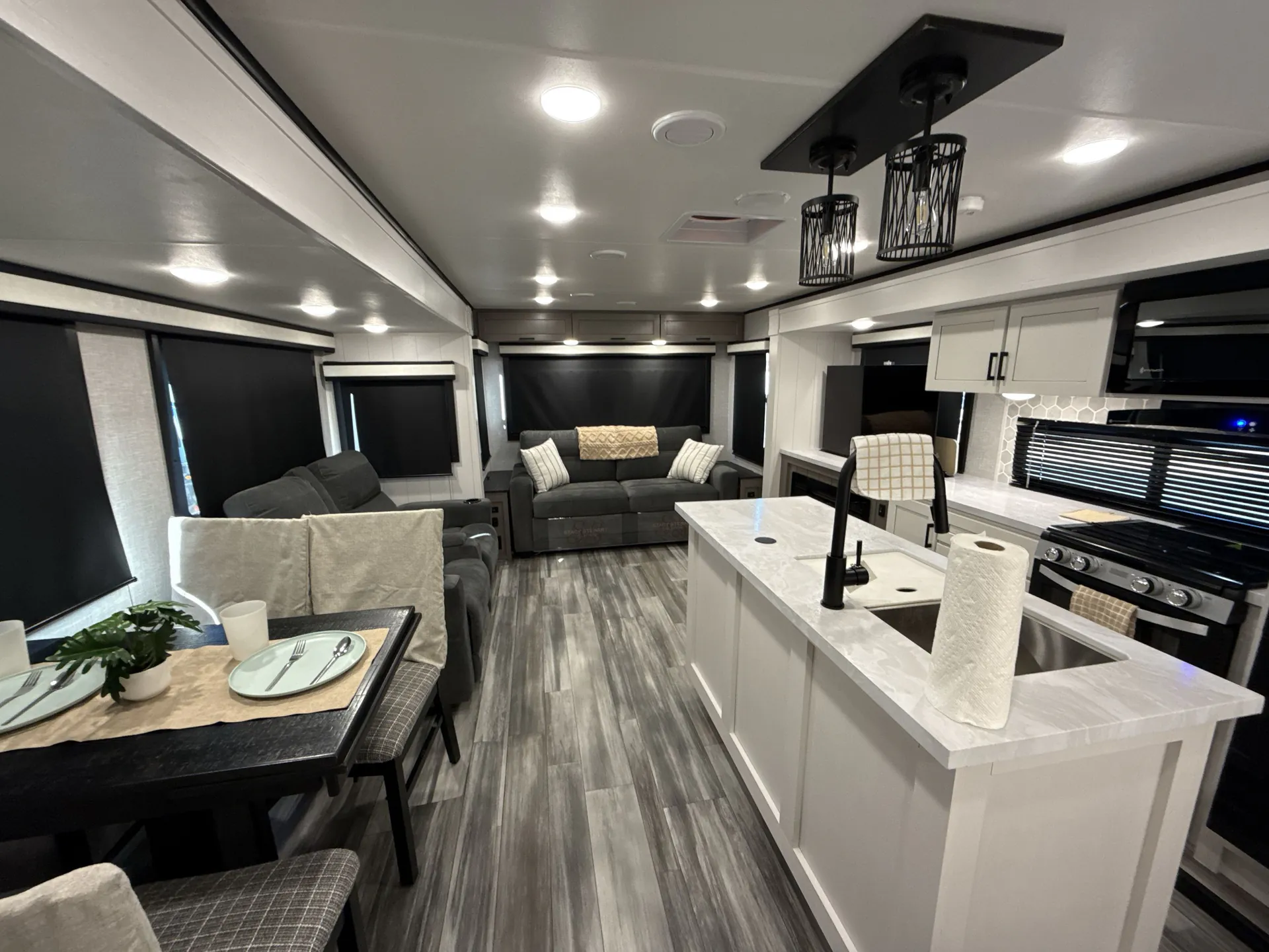 2025 Jayco Jay Feather 32RL — living area main