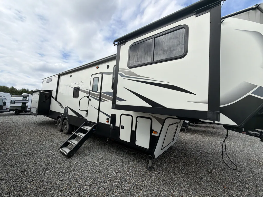 2020 Keystone Montana High Country 377FL, Photos photo 5