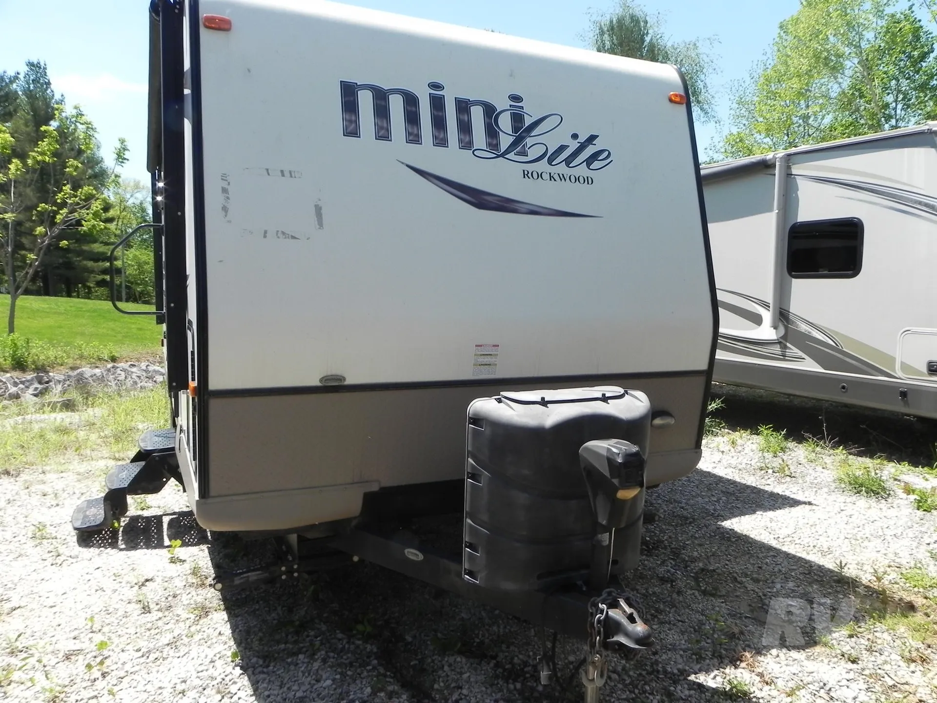 2015 FOREST RIVER ROCKWOOD MINI LITE 2504S - Photo 2