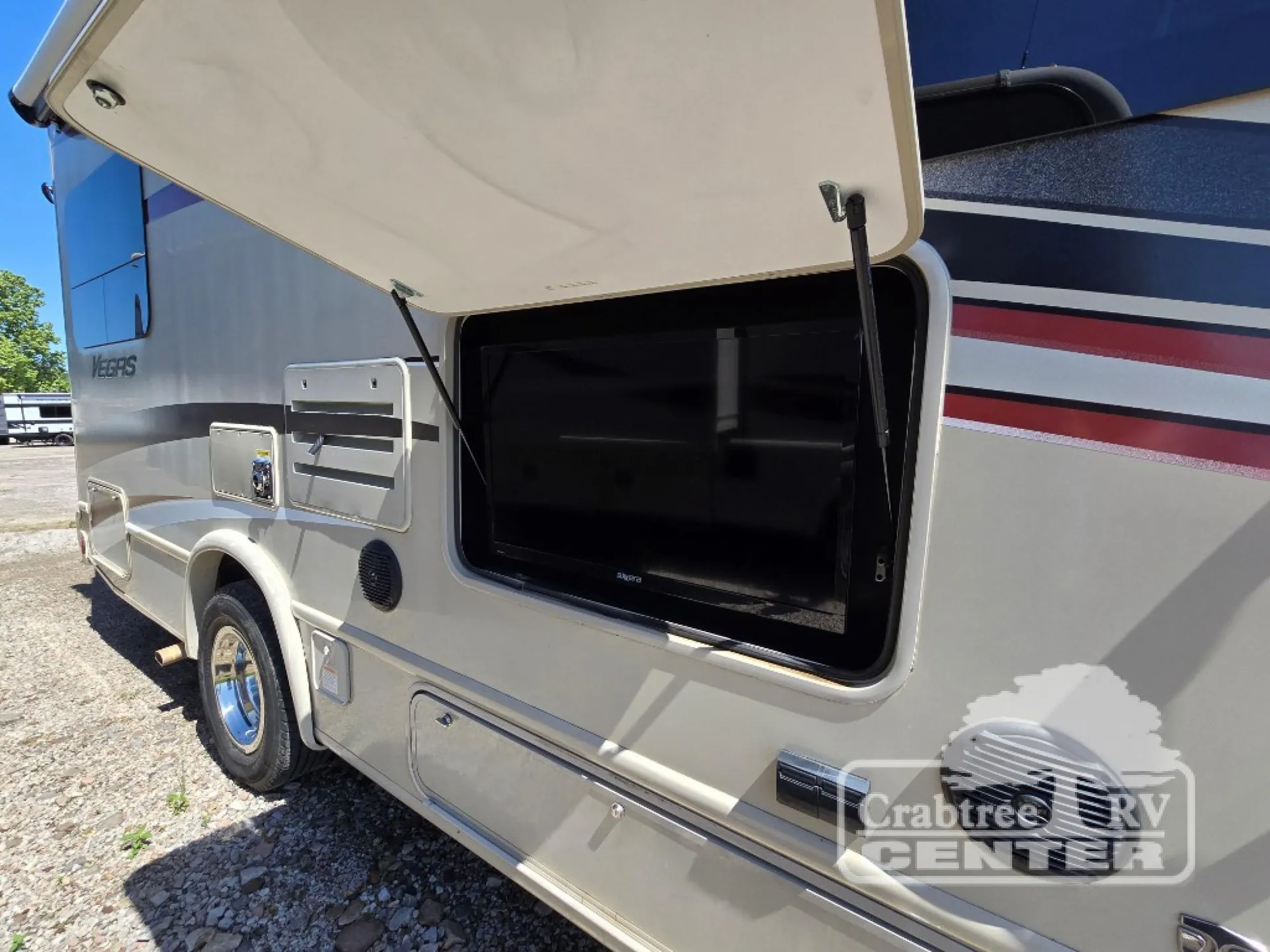 2018 Thor Motor Coach Vegas 252 - Photo 4