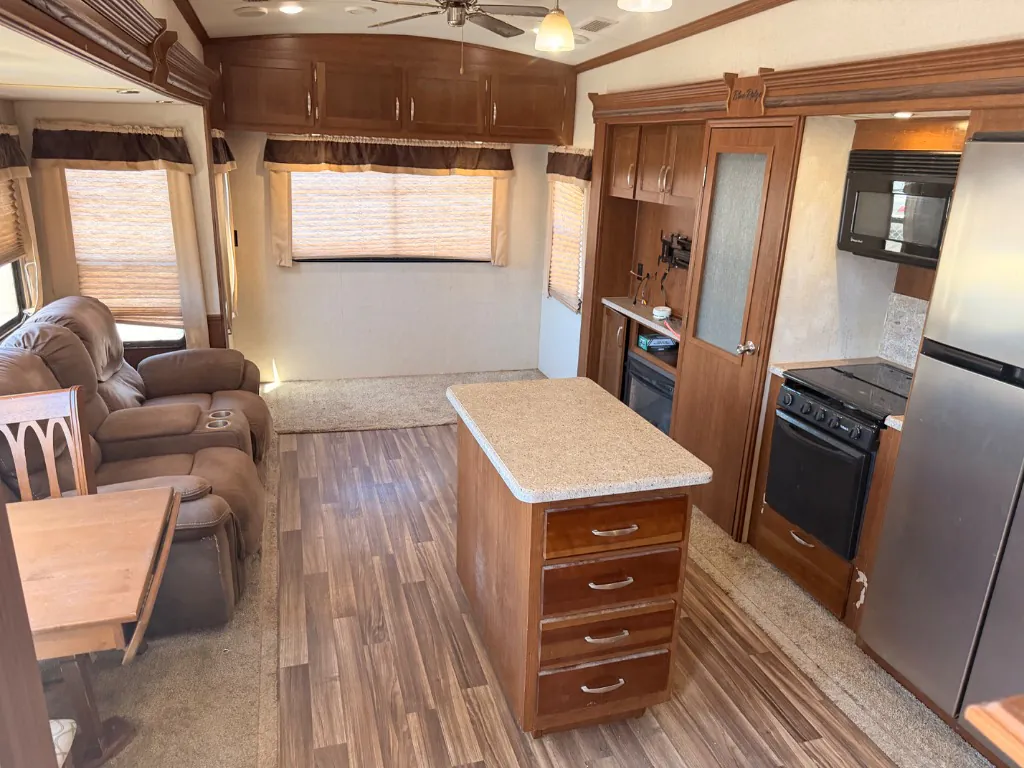 2018 Forest River Blue Ridge 304SR, Photos photo 31