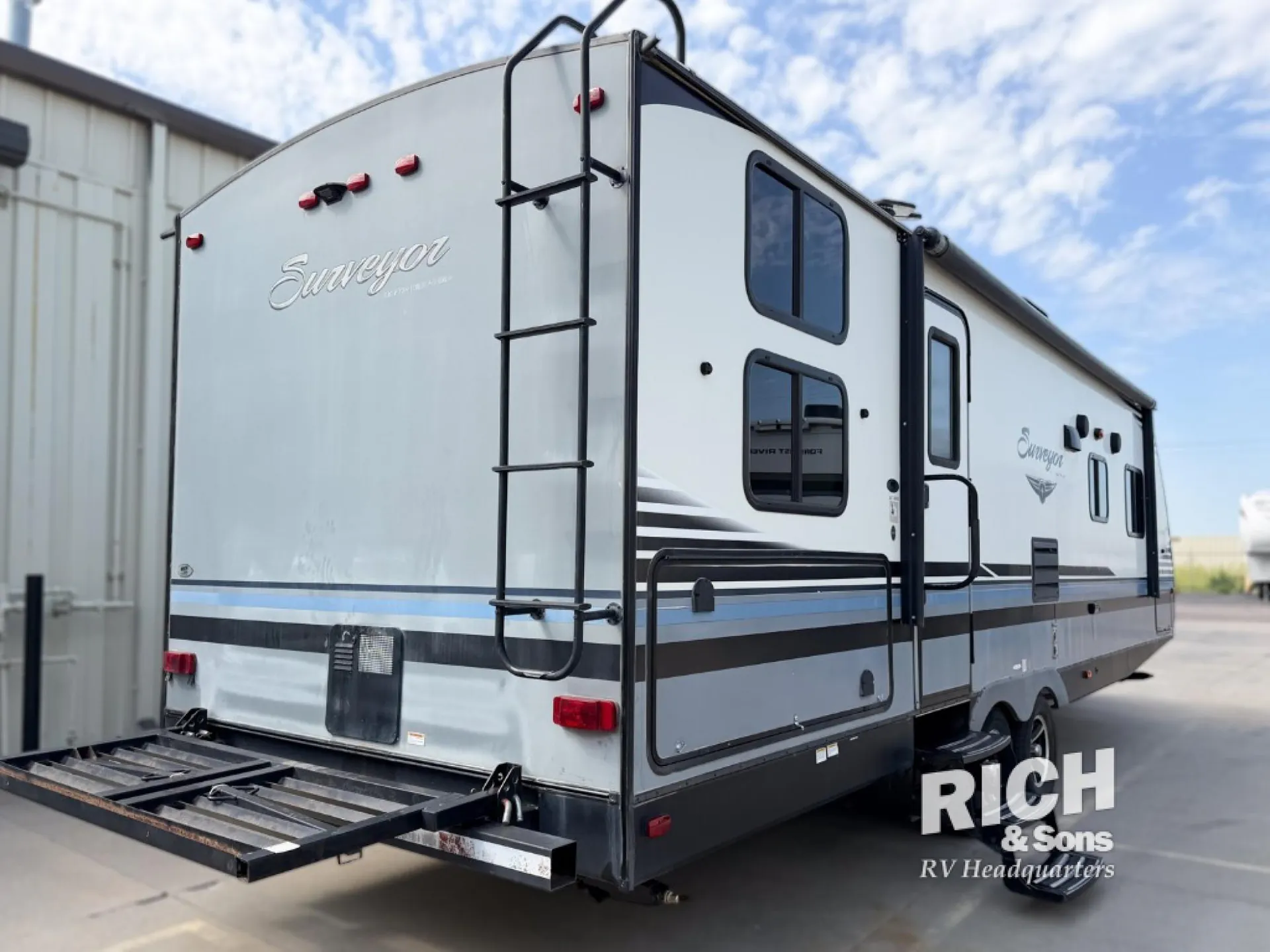 2017 Forest River Surveyor 287BHSS - Photo 4