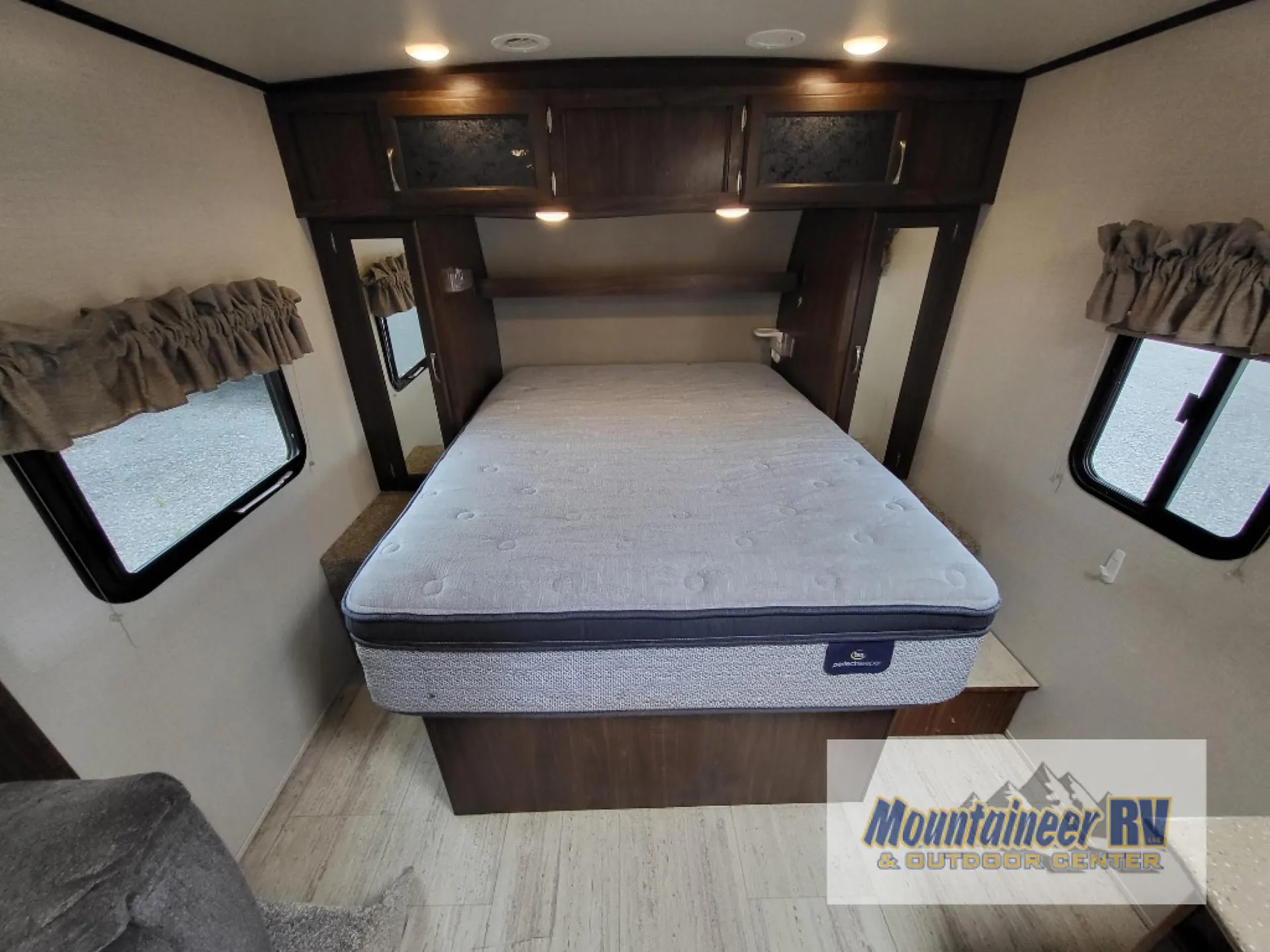 2018 Palomino Solaire 205 SS - Photo 4