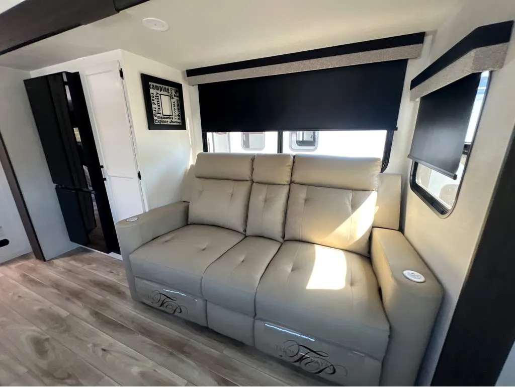 2026 Venture RV Stratus SR282VFD, Photos photo 8