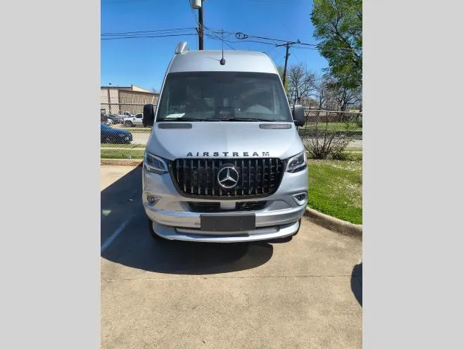 2026 Airstream Interstate Nineteen 19 - Photo 4