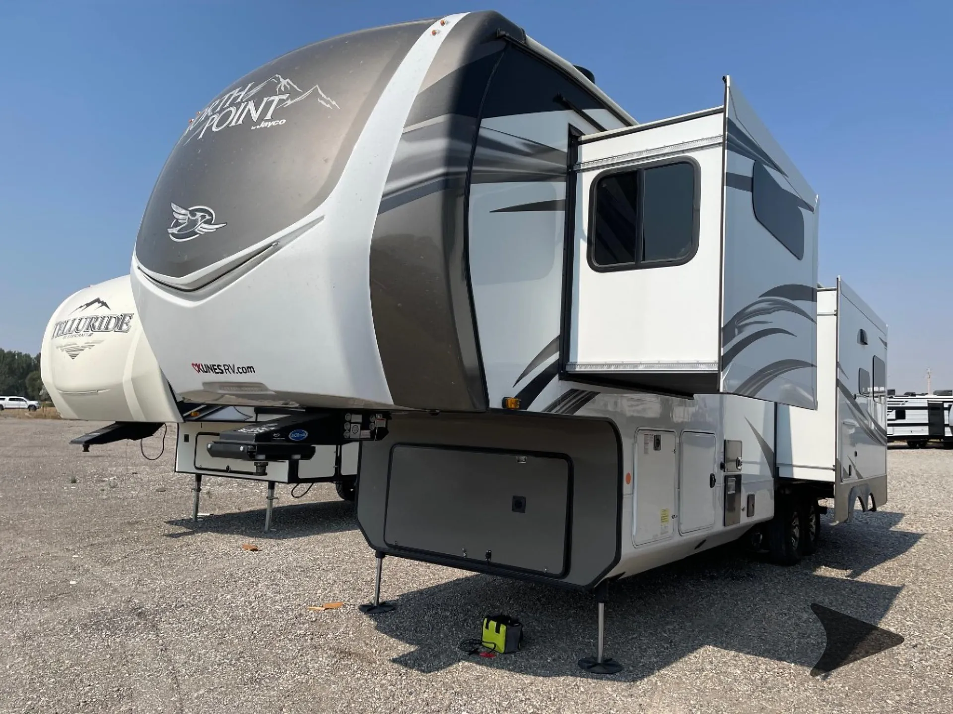 2021 Jayco North Point 373BHOK - Photo 3