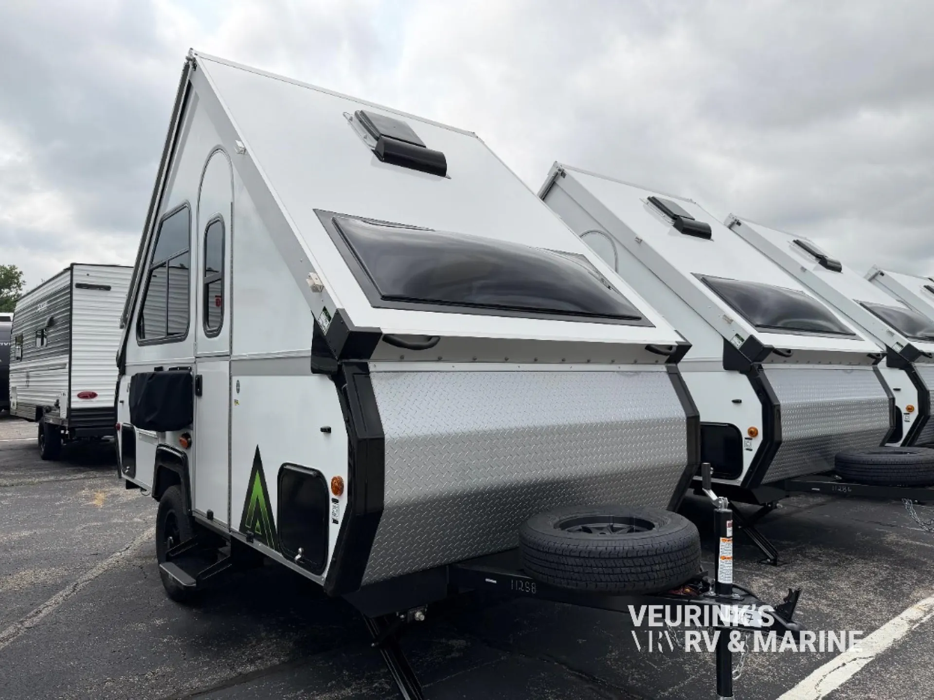 2027 Aliner Ranger 12 REAR SOFA - Photo 2