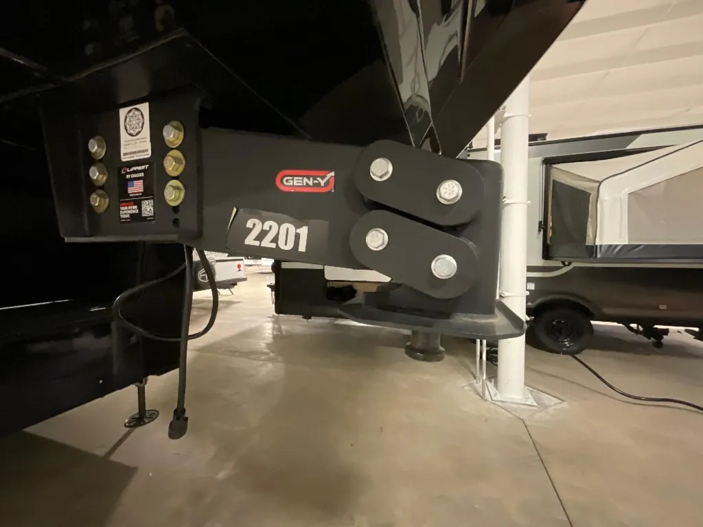 2025 Brinkley Model G 4100, Photos photo 6