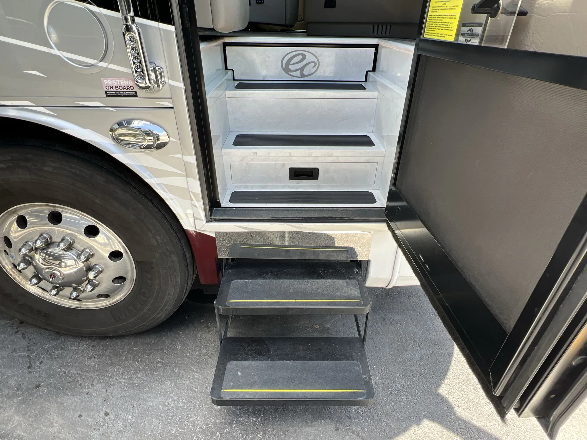 2022 Entegra Coach Anthem 44W - Photo 3