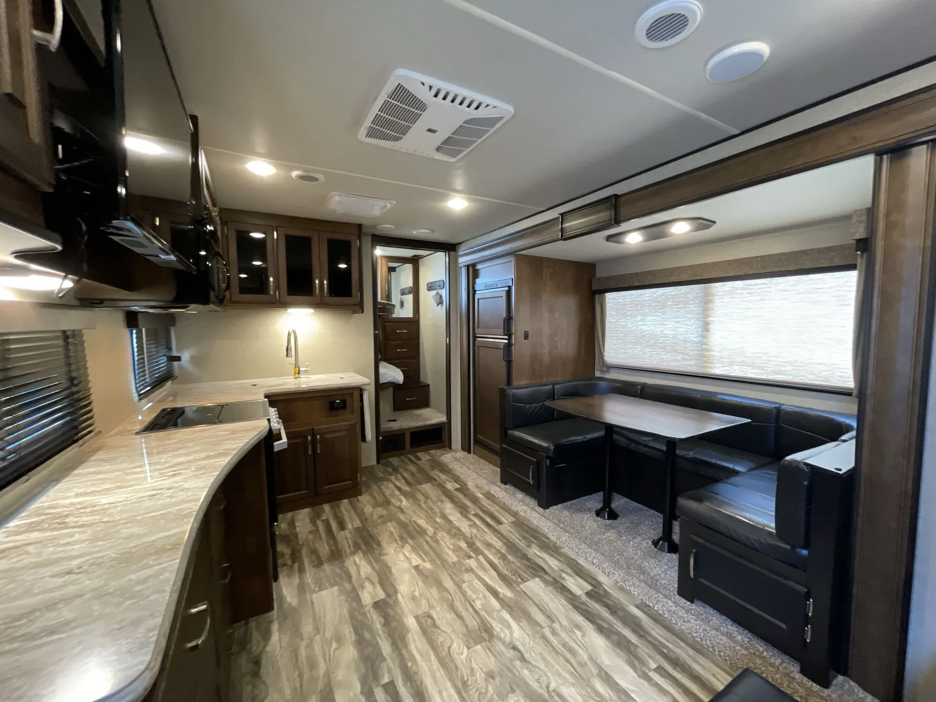 2019 Grand Design Reflection 285BHTS — living area main