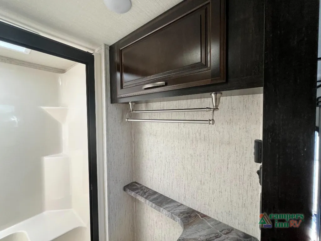 2018 Grand Design Momentum 376TH, Photos photo 31