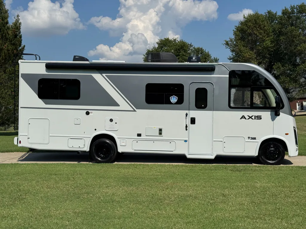 2026 Thor Motor Coach Axis 26.2, Photos photo 2