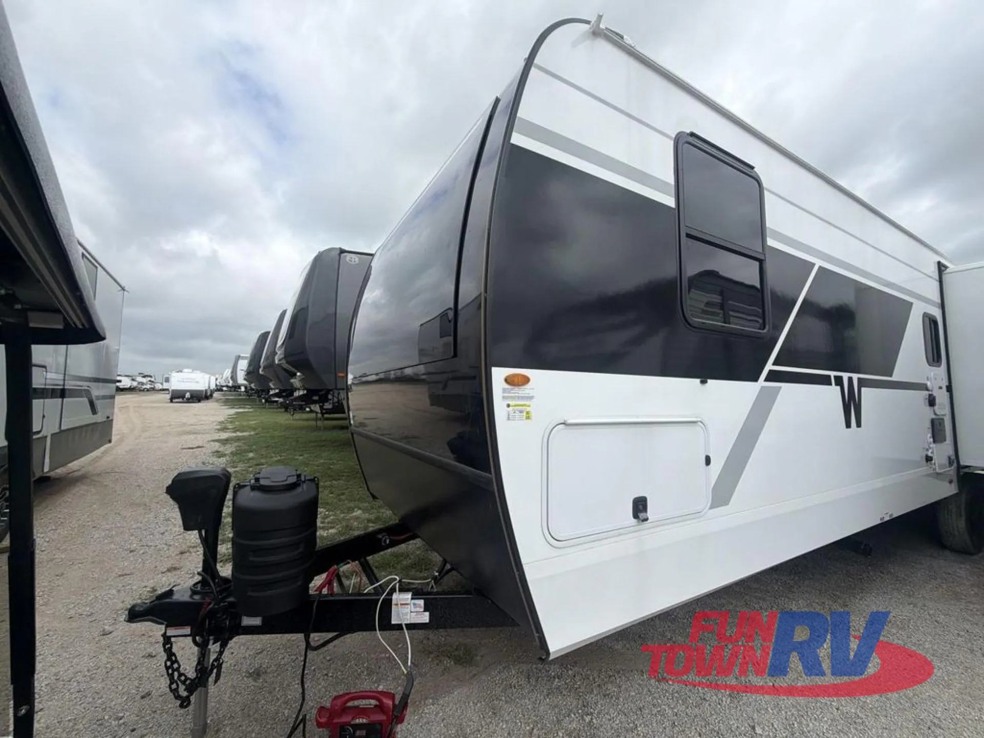 2026 Winnebago Thrive 29RLO - Photo 4