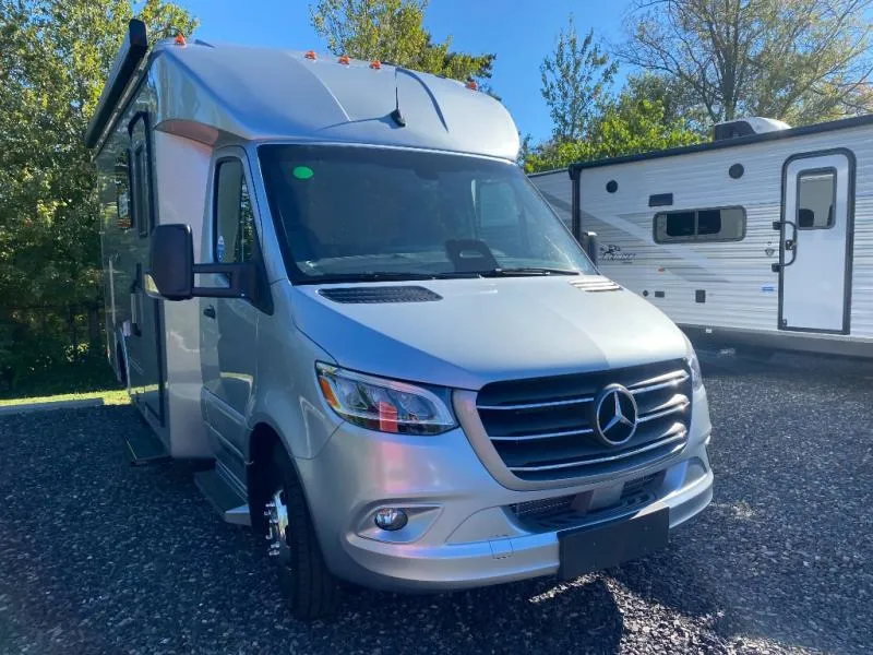 2026 Pleasure-Way Plateau XLRB Std. Model - Photo 2