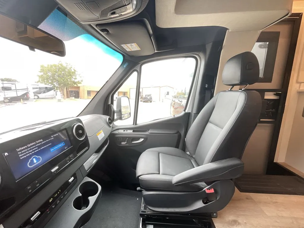 2027 Tiffin Wayfarer 25 PW, Photos photo 16