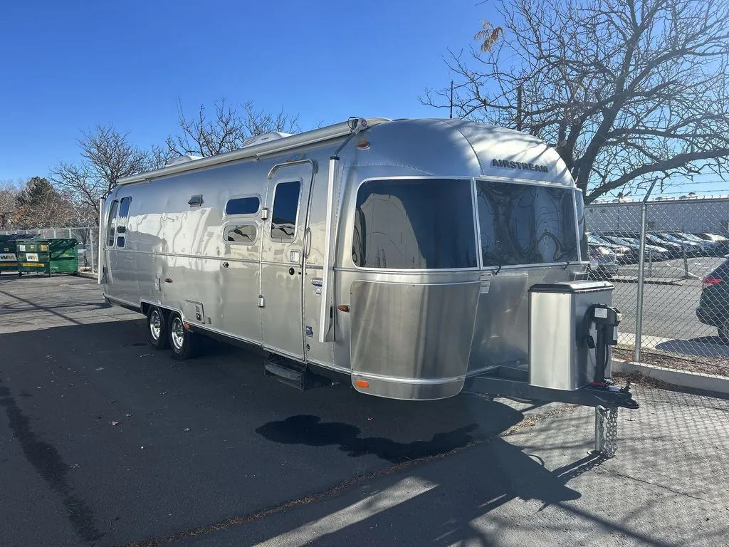 2015 Airstream International 30RB - Photo 3