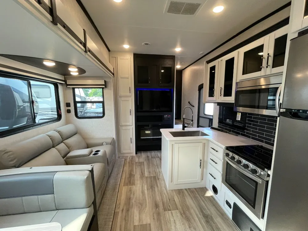 2024 CrossRoads Cruiser Aire CR32BH - Photo 4