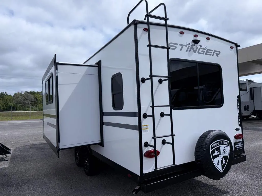 2026 Venture RV SportTrek Stinger STS232VRL - Photo 4