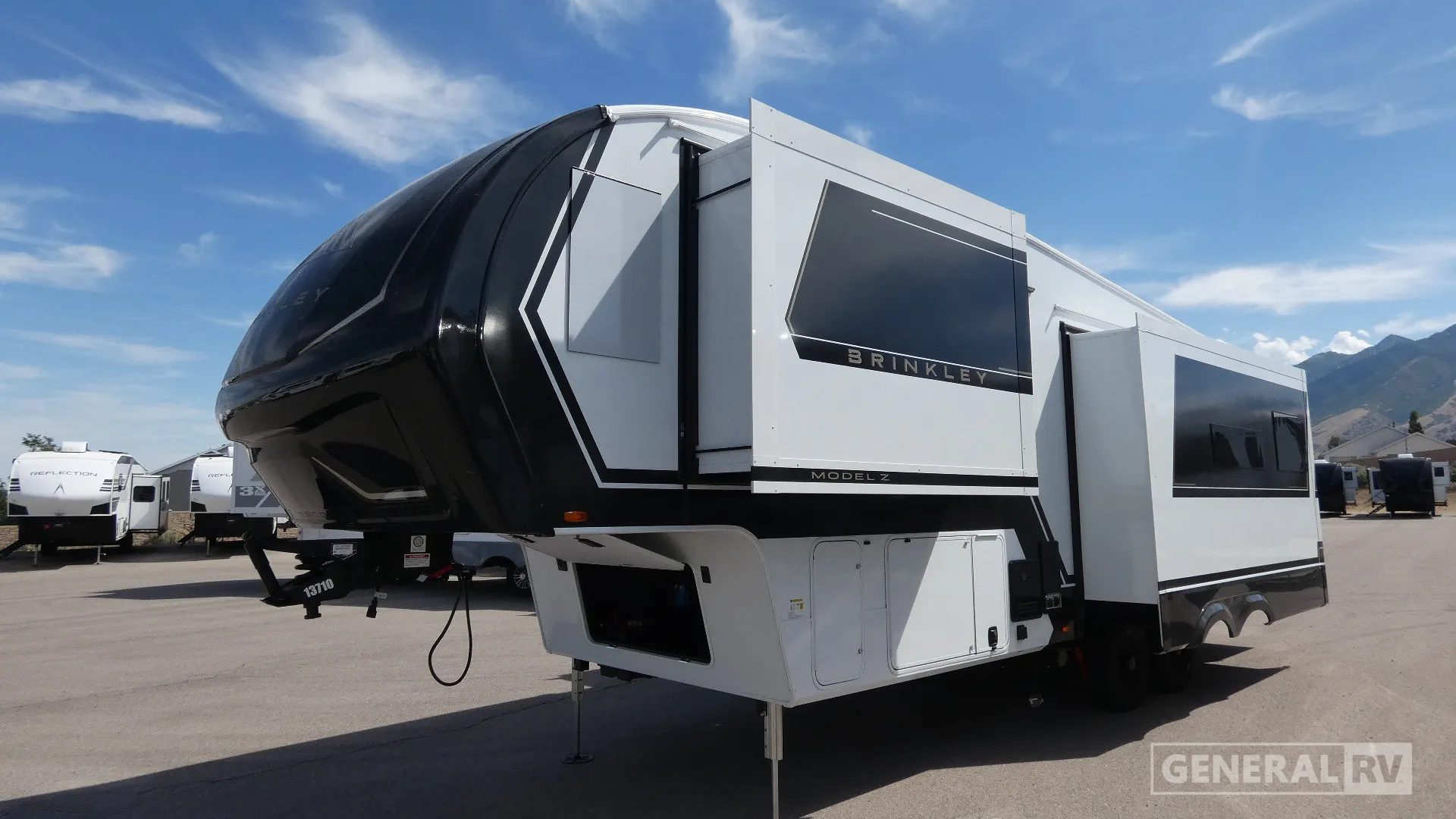 2027 Brinkley Model Z 2900 - Photo 4