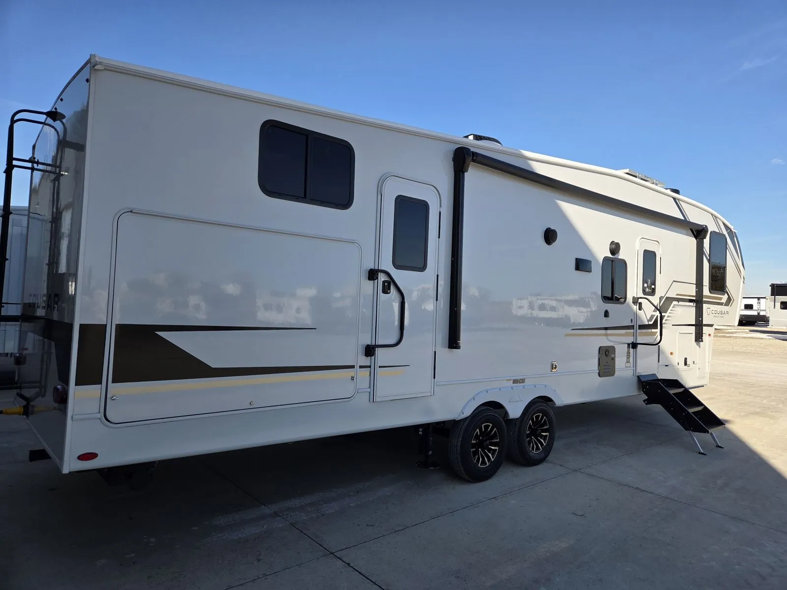 2026 Keystone Cougar Half-Ton 32BHS - Photo 3