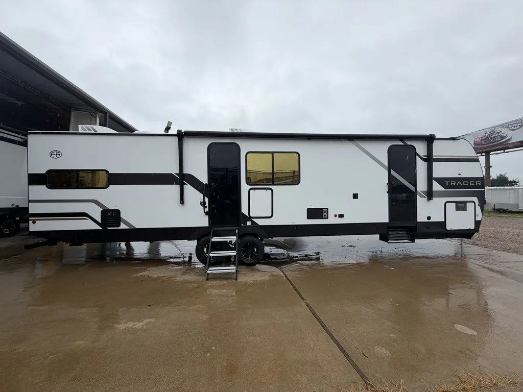2027 PrimeTime TRACER 295DB - Photo 2