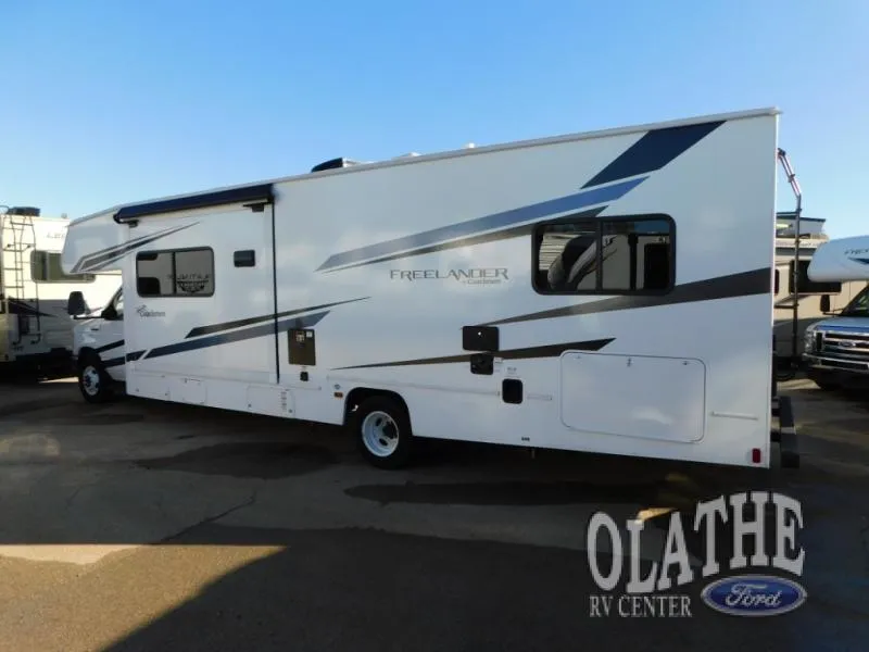 2024 Coachmen Freelander 30BH - Photo 3