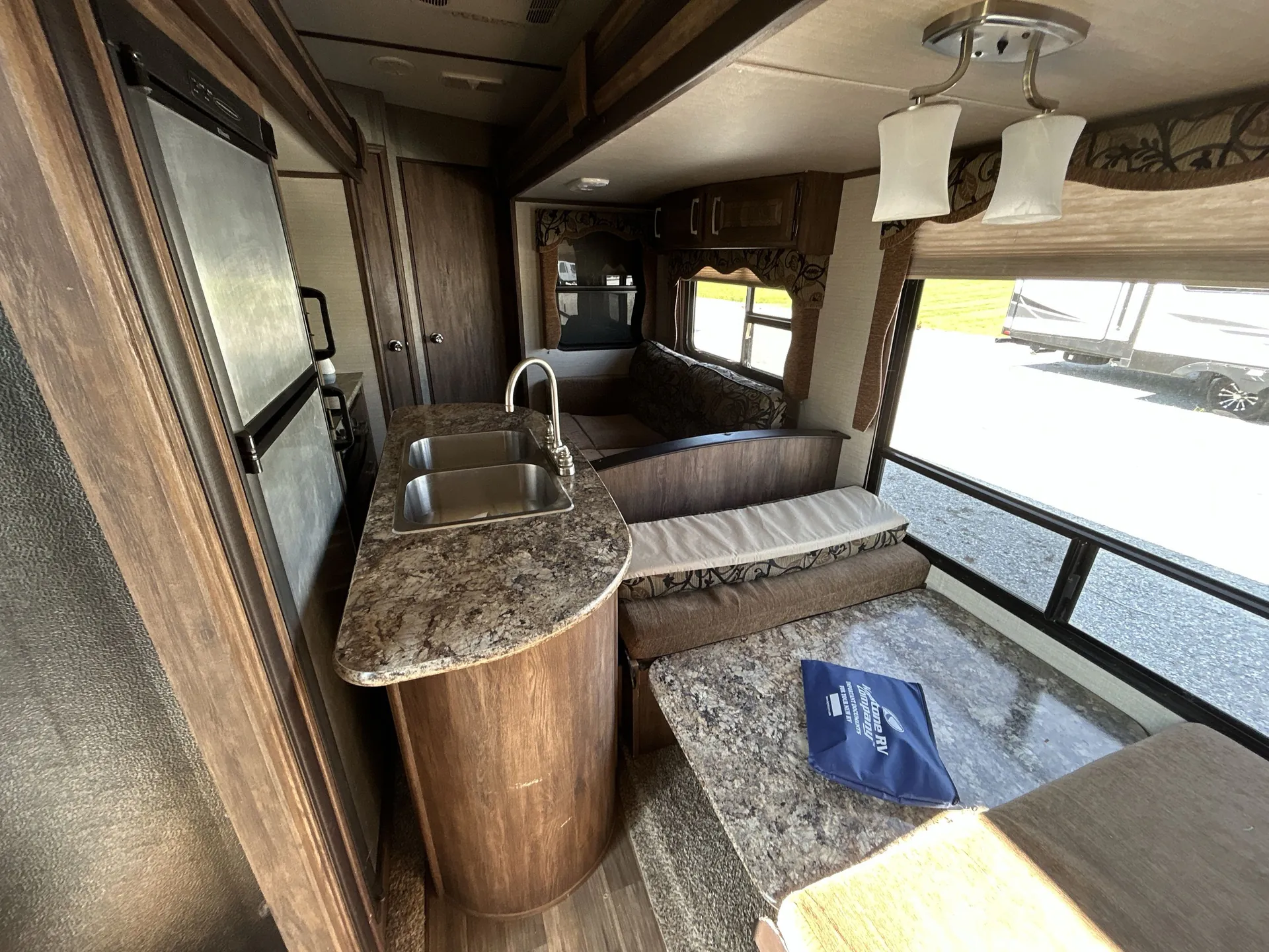 2016 Keystone Cougar XLite 28DBI — living area main