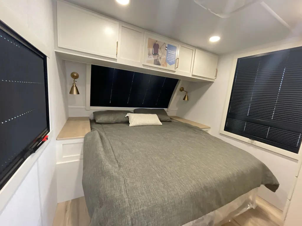 2026 Brinkley Model I 265, Photos photo 18