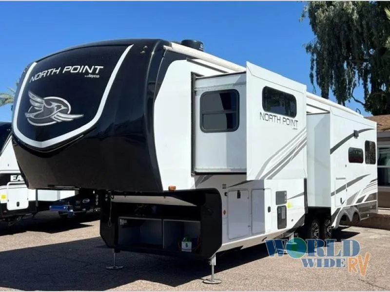2025 Jayco North Point 310RLTS - Photo 3