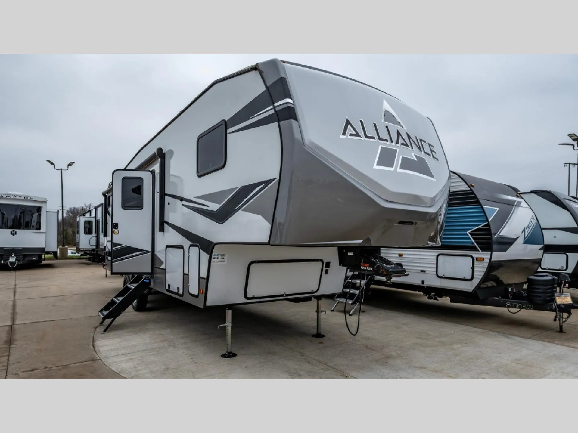 2023 Alliance RV Avenue 31BHS - Photo 2