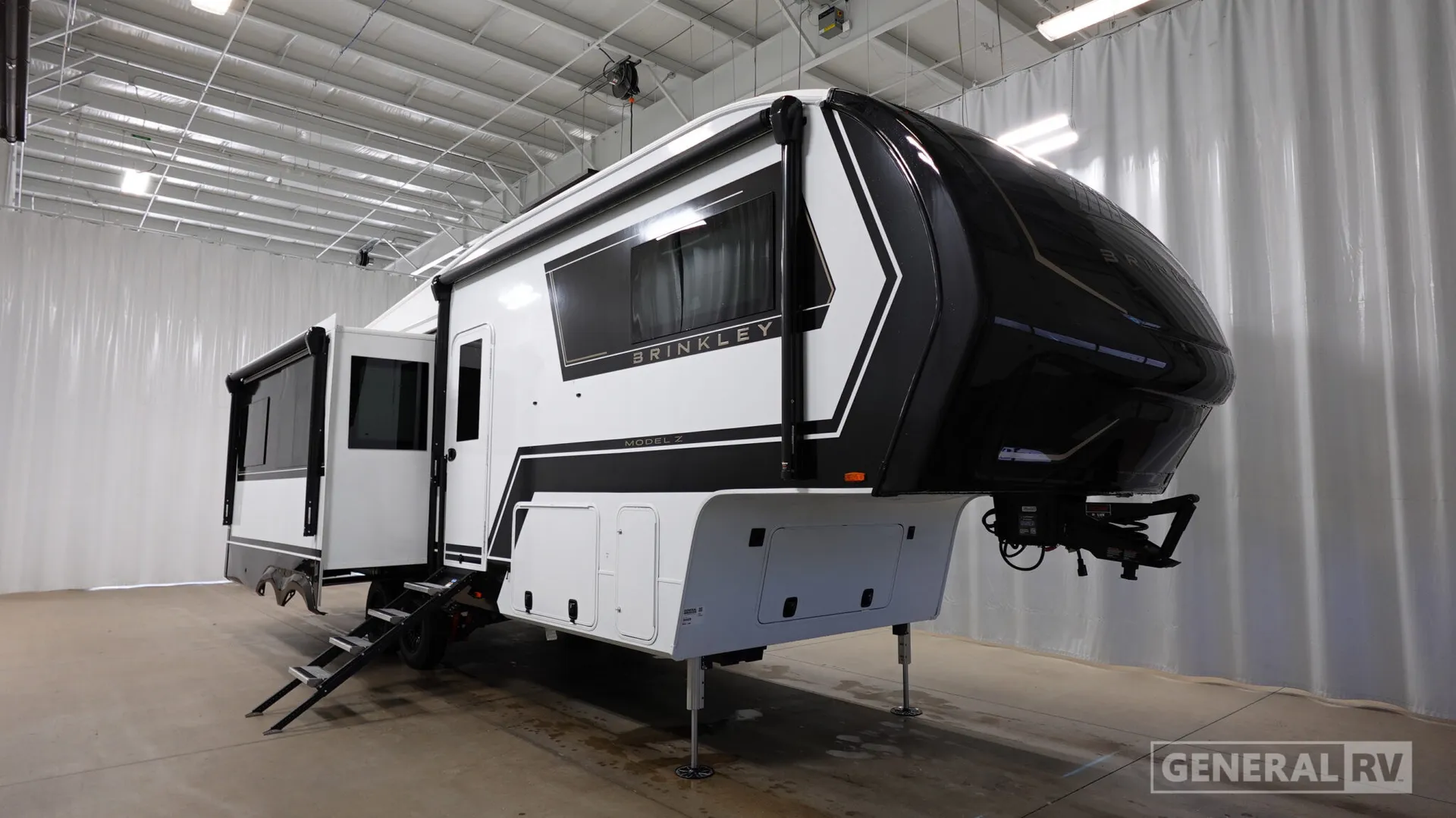 2027 Brinkley Model Z 2900 - Photo 2
