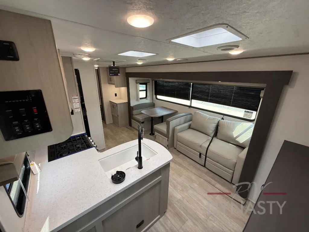 2027 Coachmen Catalina Legacy Edition 333DBDSCK, Photos photo 71