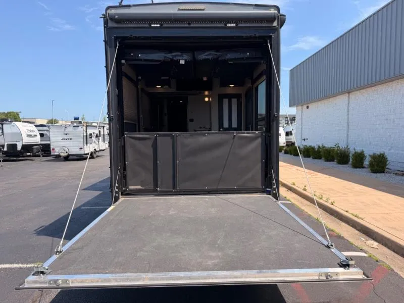 2017 Keystone RV Fuzion Used    384 - Photo 2