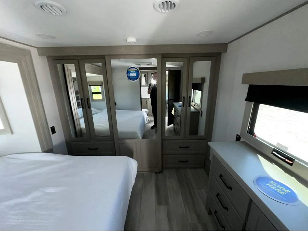2026 Grand Design Momentum M-Class 414M, Photos photo 26