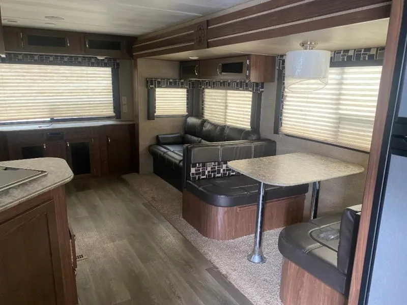 2018 Dutchmen RV Coleman Light 3025RE - Photo 4
