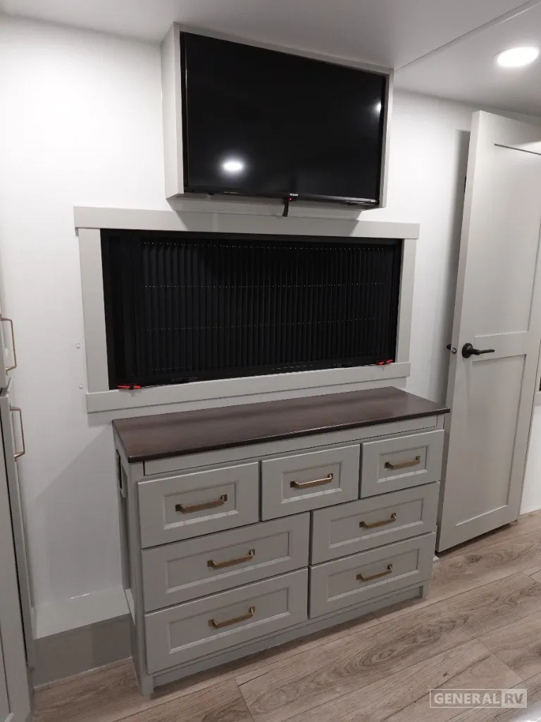 2026 Brinkley Model G 3970, Photos photo 12