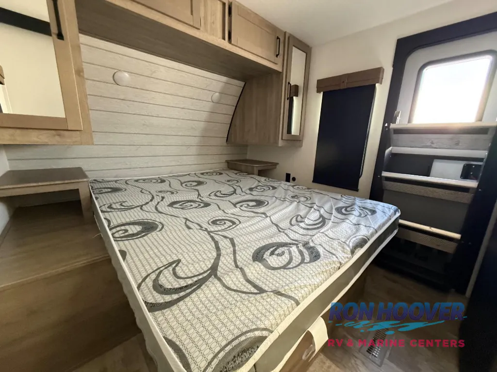 2025 Palomino Puma 337BH, Photos photo 16