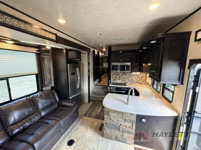 2017 Heartland Road Warrior Used    427 - Photo 3